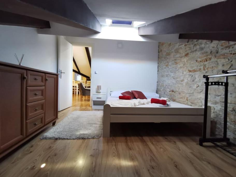 Loft Apartment Pula Exterior photo